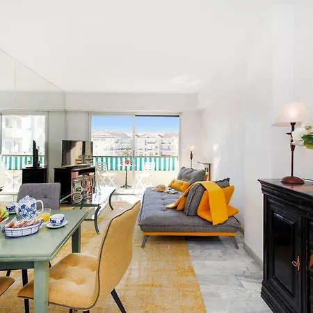 Elegance Yourhosthelper Λε Κανέ