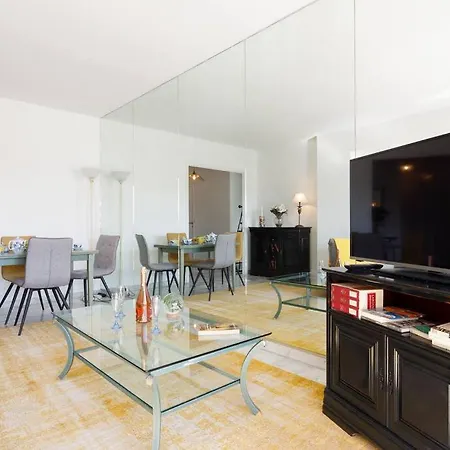 Elegance Yourhosthelper *